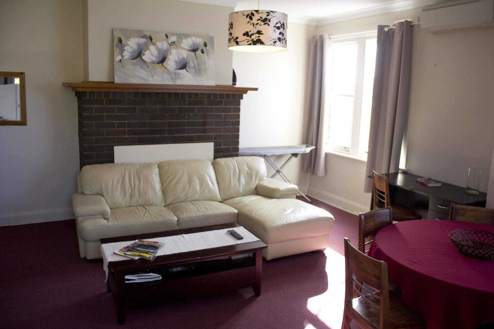 Court House Hotel Boorowa Zewnętrze zdjęcie